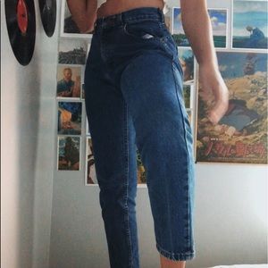 SOLD!! vintage lee mom jeans